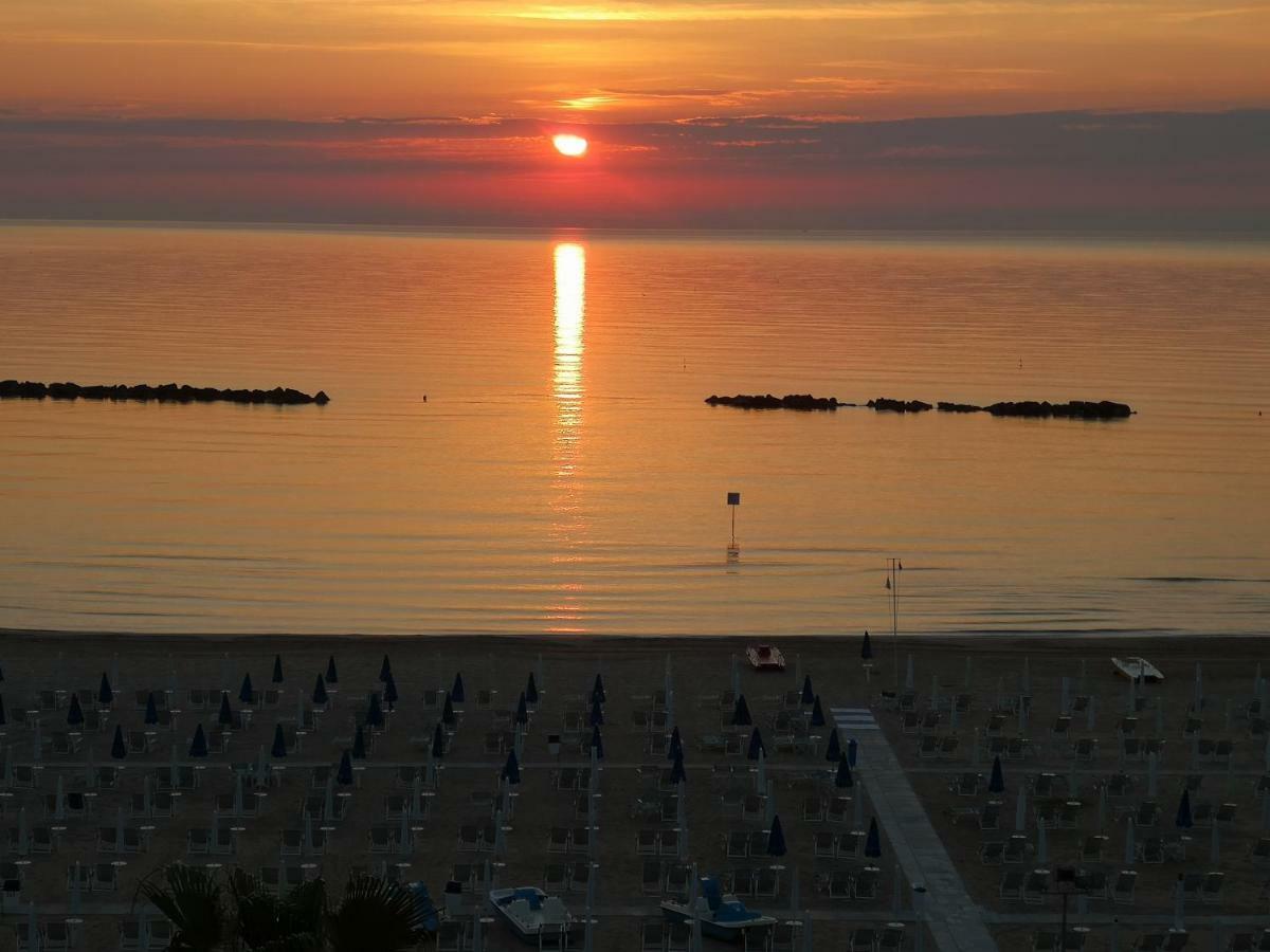 Hotel Palmarosa Roseto Degli Abruzzi Exterior foto