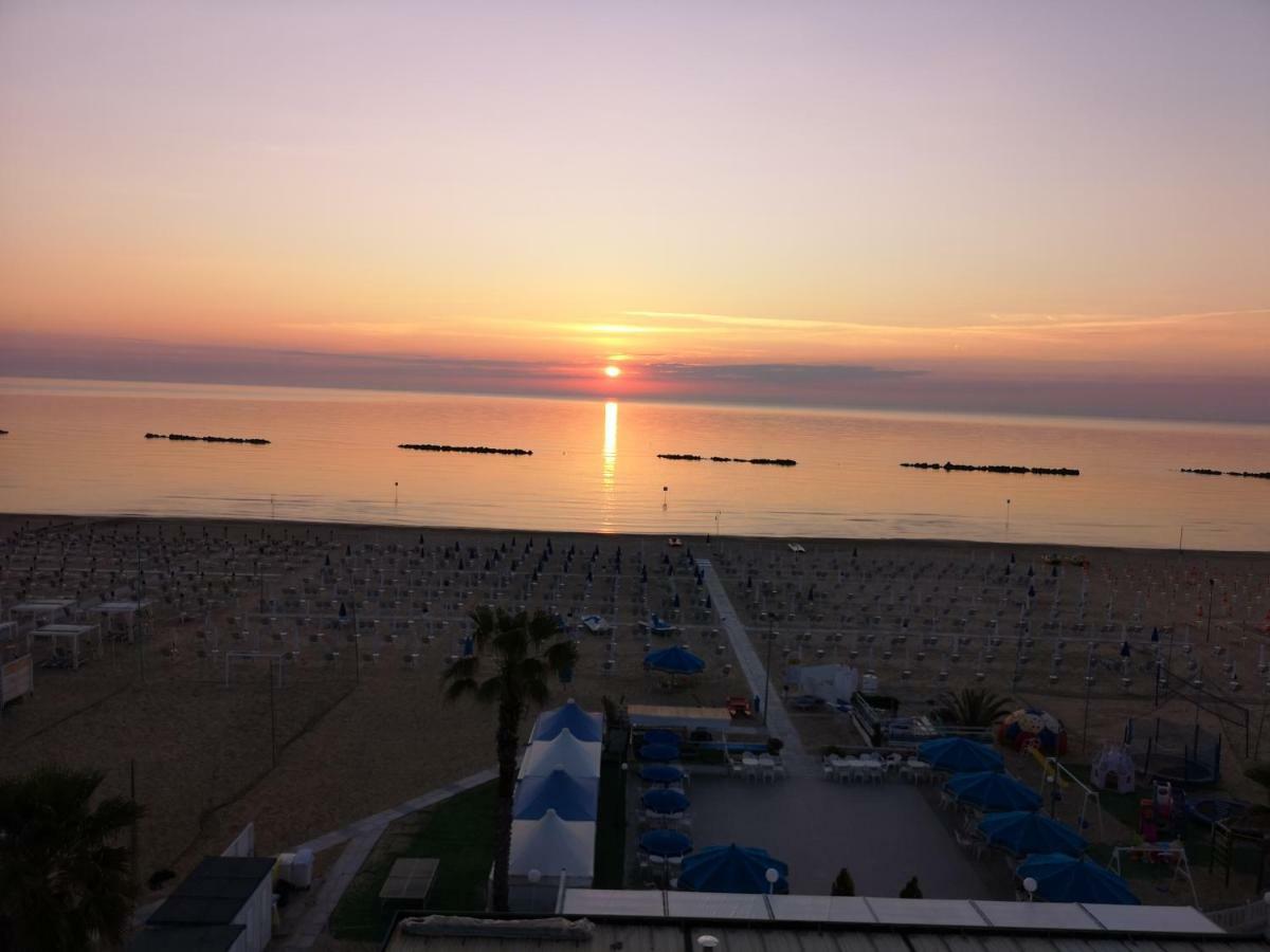 Hotel Palmarosa Roseto Degli Abruzzi Exterior foto